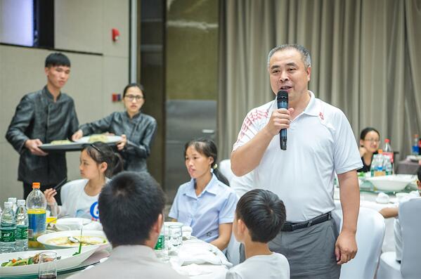 一汽大众天地童行帮助留守儿童与父母团聚