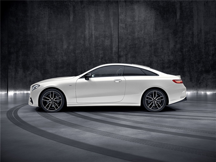 全新梅赛德斯-amg e 53 4matic 轿车及轿跑车上市